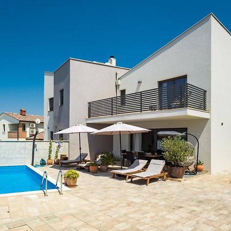 Villa Leonardo Vrznaveri Exterior foto