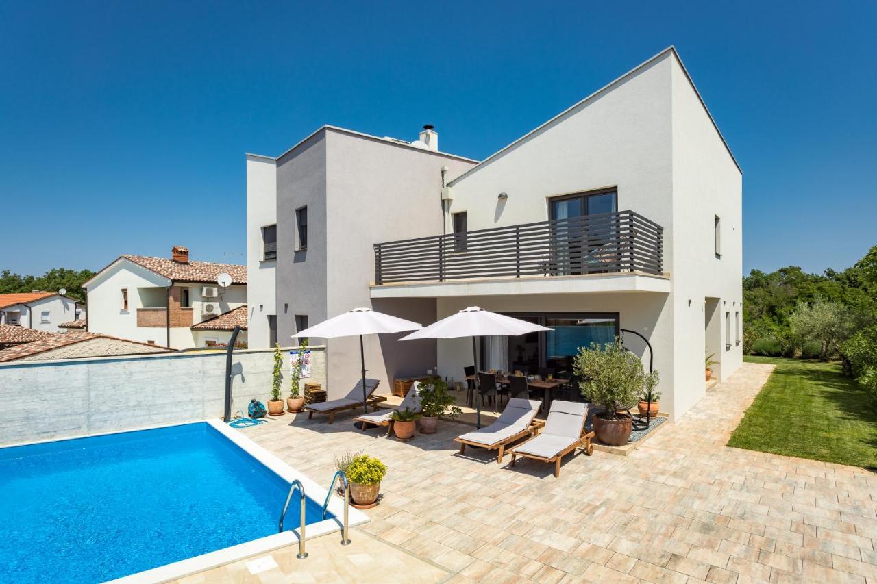 Villa Leonardo Vrznaveri Exterior foto